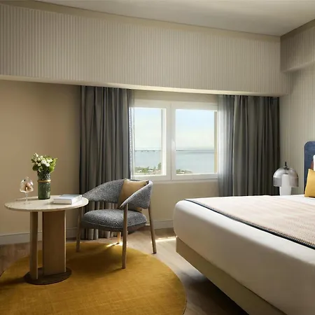 Tivoli Oriente 4* Лісабон